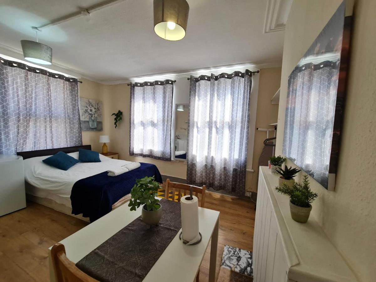 Lovely Private Room Near Central לונדון מראה חיצוני תמונה