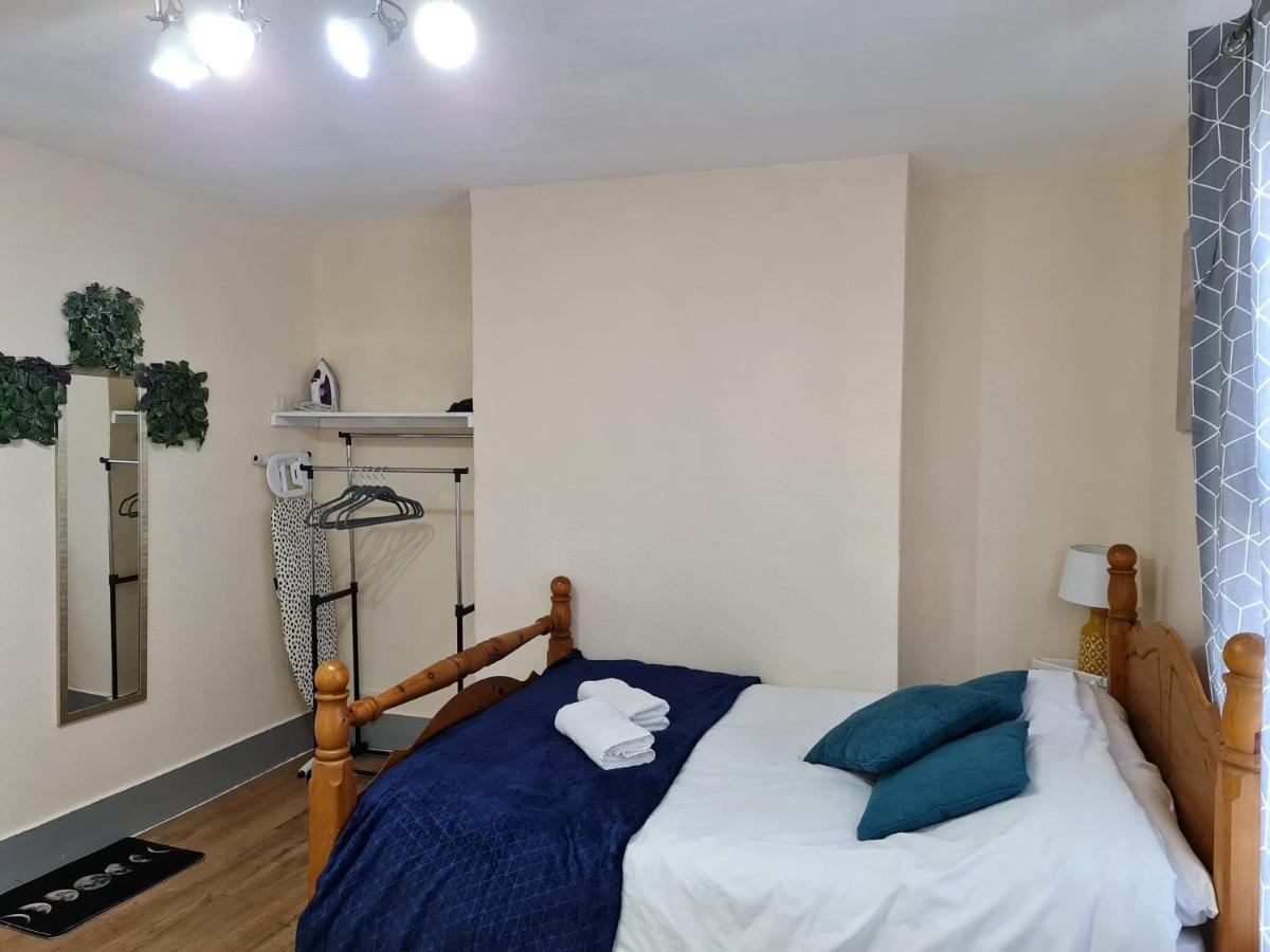 Lovely Private Room Near Central לונדון מראה חיצוני תמונה